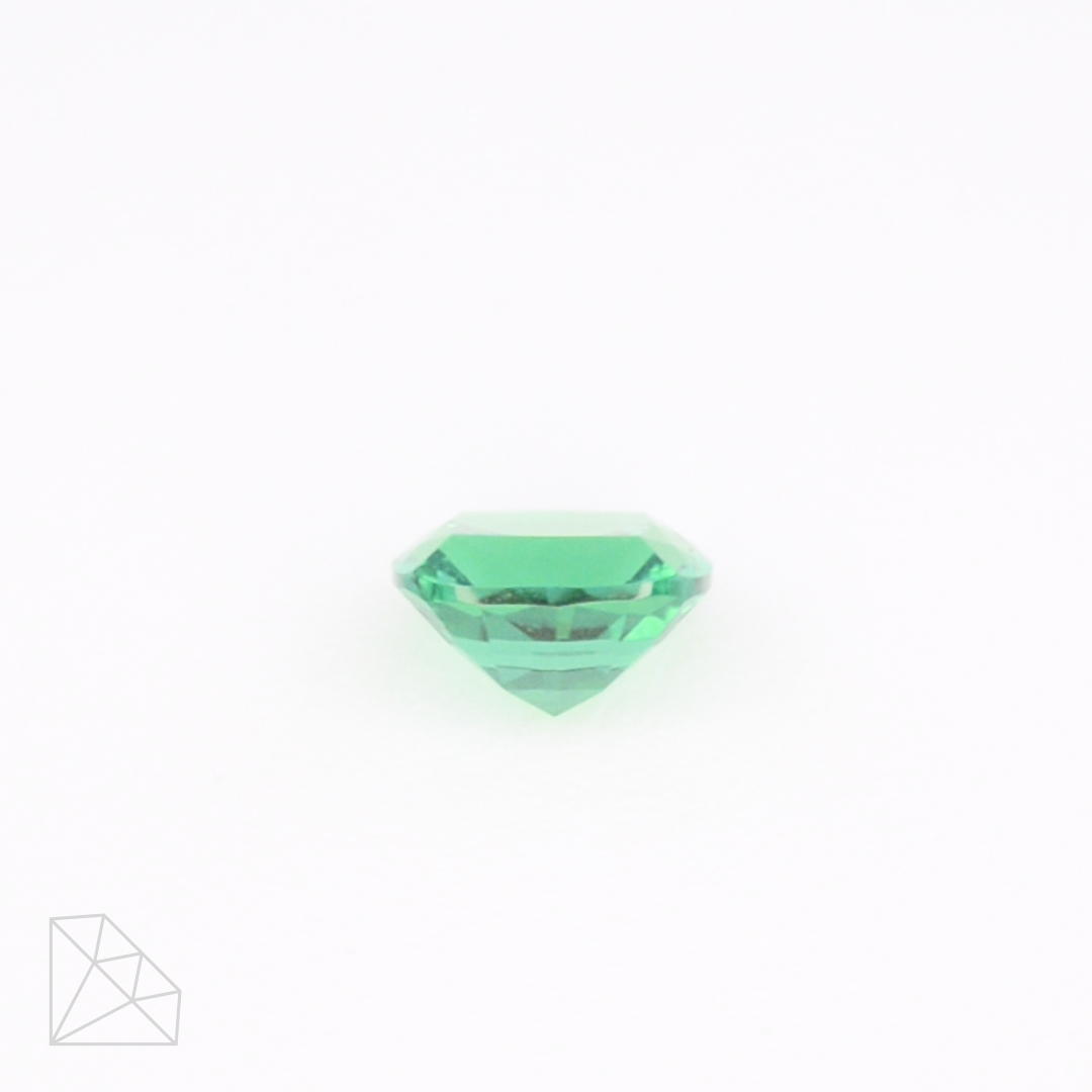 7x7mm cushion-cut hydrothermal lab-grown Colombian emerald, 1.31 carats, AAA grade, VVS2 clarity, rich green color, step cut, excellent polish and symmetry 1